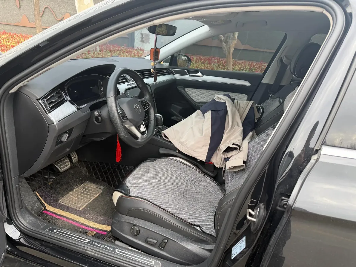 2023 Volkswagen Magotan 2.0T 186HP L4 7DCT,autocango,china used car exporter,china ev exporter,chinese used car exporter,chinese used ev exporter