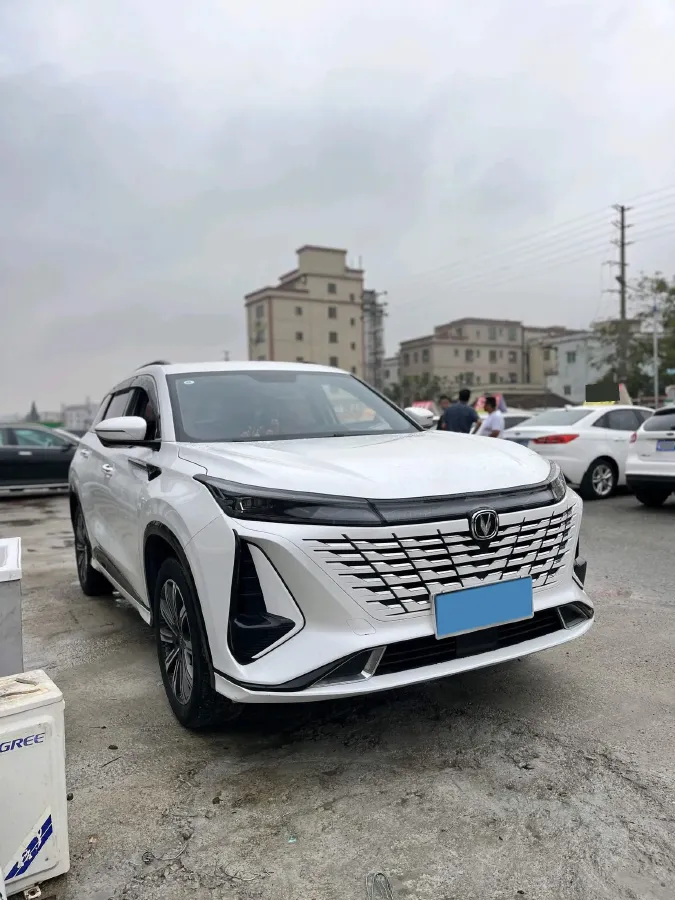 2022 ChangAn CS75 Plus 1.5T 188HP L4 8AT,autocango,china used car exporter,china ev exporter,chinese used car exporter,chinese used ev exporter