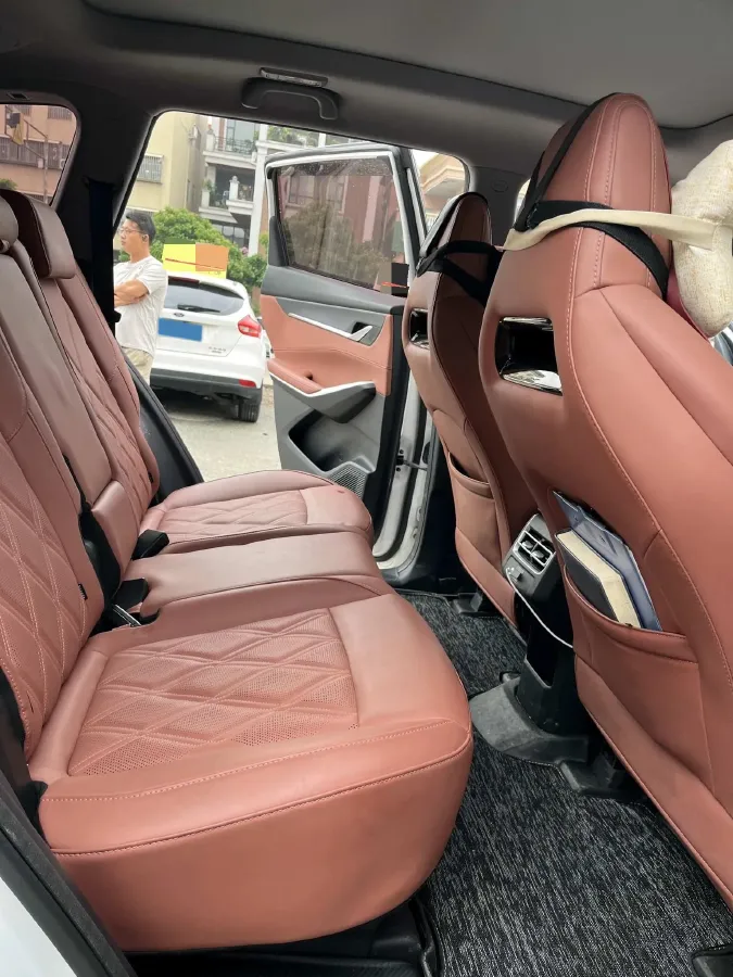 2022 ChangAn CS75 Plus 1.5T 188HP L4 8AT,autocango,china used car exporter,china ev exporter,chinese used car exporter,chinese used ev exporter