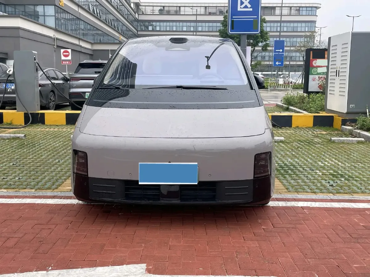 2025 Li MEGA BEV,autocango,china used car exporter,china ev exporter,chinese used car exporter,chinese used ev exporter