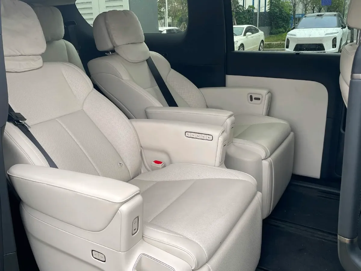 2025 Li MEGA BEV,autocango,china used car exporter,china ev exporter,chinese used car exporter,chinese used ev exporter