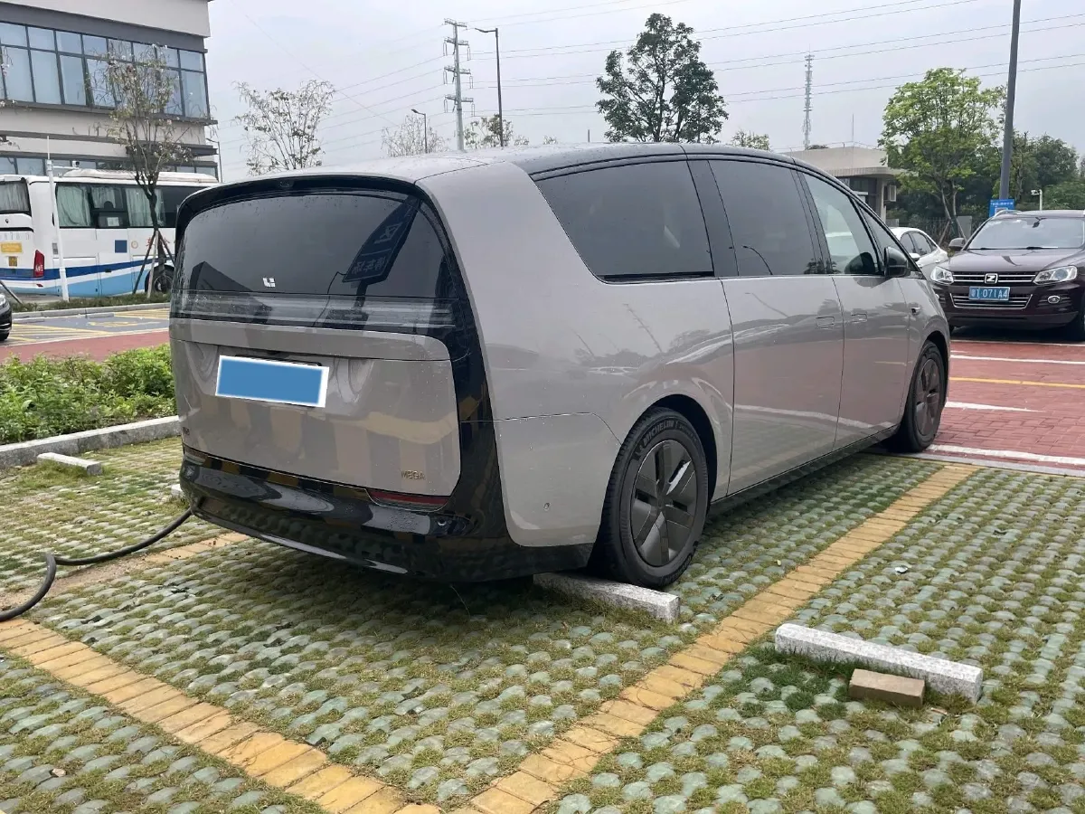 2025 Li MEGA BEV,autocango,china used car exporter,china ev exporter,chinese used car exporter,chinese used ev exporter