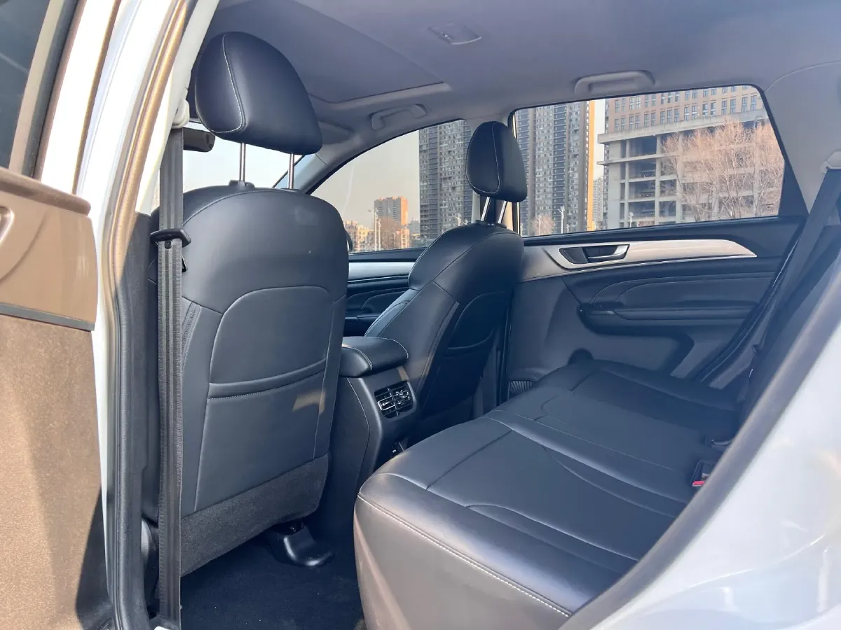 2021 Haval M6 1.5T 150HP L4 6MT,autocango,china used car exporter,china ev exporter,chinese used car exporter,chinese used ev exporter