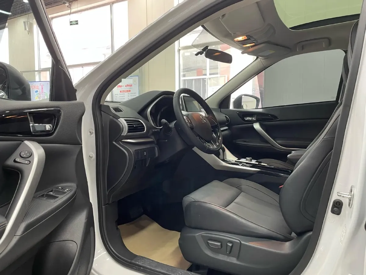 2021 Mitsubishi Eclipse Cross 1.5T 170HP L4 CVT,autocango,china used car exporter,china ev exporter,chinese used car exporter,chinese used ev exporter