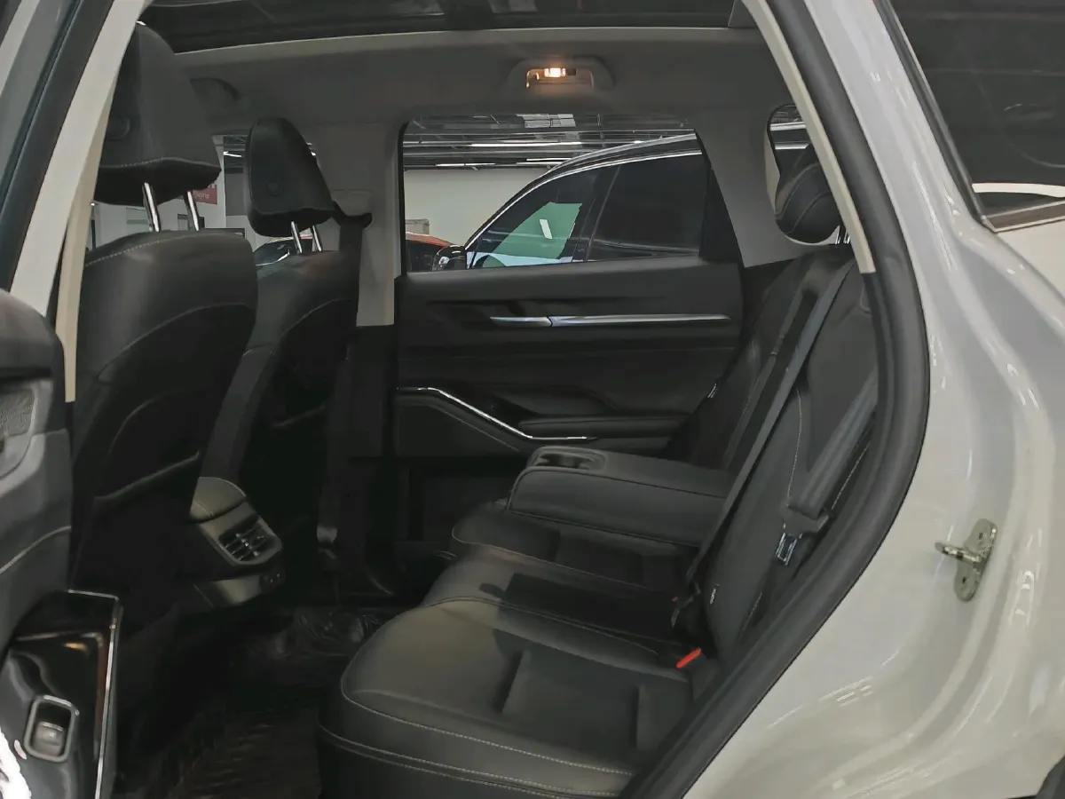 2021 Haval H6 2.0T 211HP L4 7DCT,autocango,china used car exporter,china ev exporter,chinese used car exporter,chinese used ev exporter