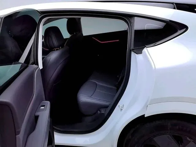 2025 Xpeng G6 BEV 68.5KWH,autocango,china used car exporter,china ev exporter,chinese used car exporter,chinese used ev exporter