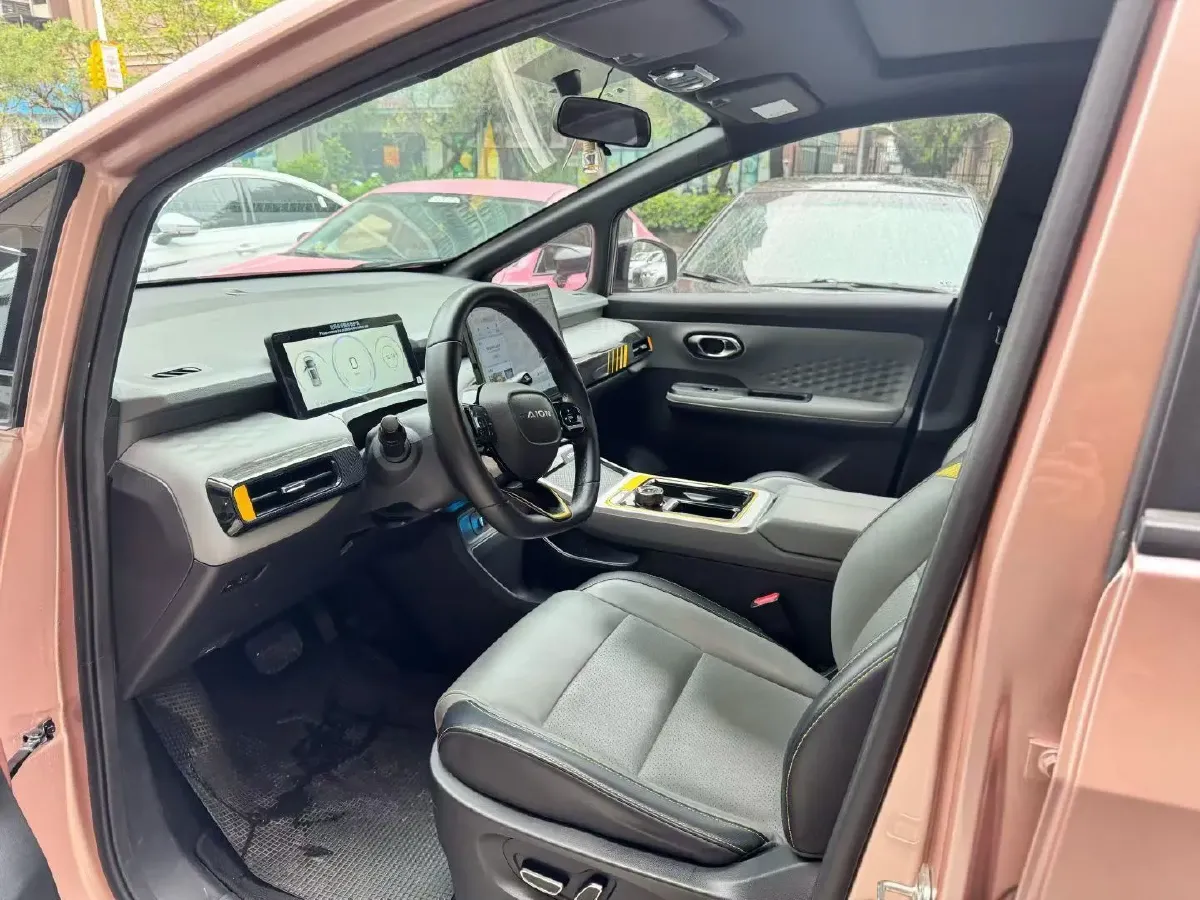 2022 Geely Okavango 1.8T 184HP L4 7DCT,autocango,china used car exporter,china ev exporter,chinese used car exporter,chinese used ev exporter