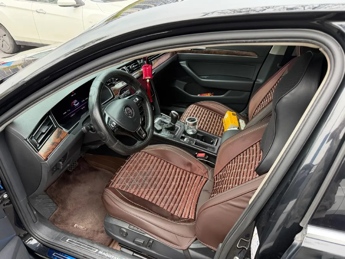 2018 Volkswagen Magotan 1.8T 180HP L4 7DCT,autocango,china used car exporter,china ev exporter,chinese used car exporter,chinese used ev exporter