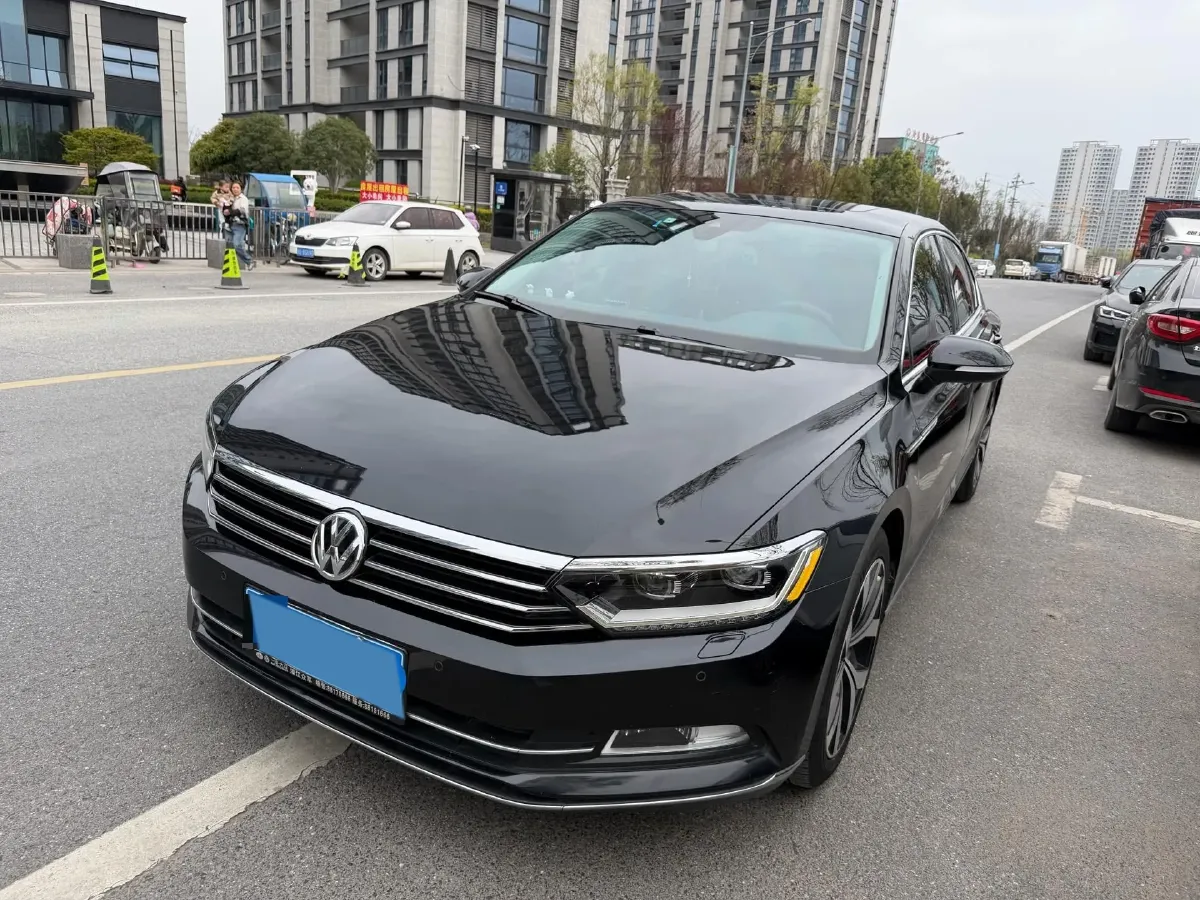 2018 Volkswagen Magotan 1.8T 180HP L4 7DCT,autocango,china used car exporter,china ev exporter,chinese used car exporter,chinese used ev exporter