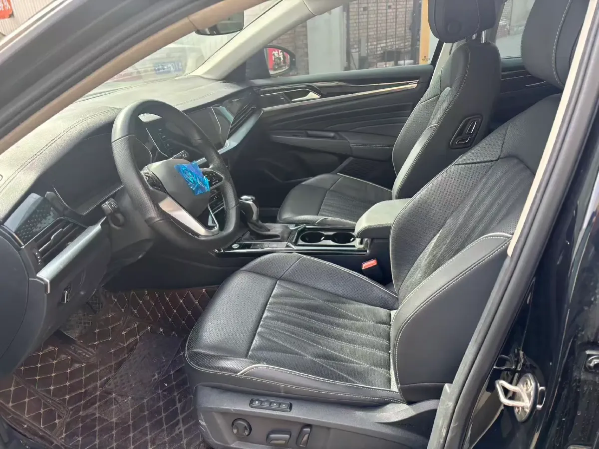 2023 Volkswagen Passat 2.0T 186HP L4 7DCT,autocango,china used car exporter,china ev exporter,chinese used car exporter,chinese used ev exporter