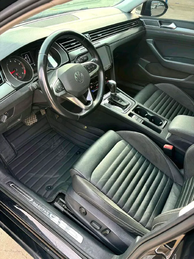 2021 Volkswagen Magotan 2.0T 186HP L4 7DCT,autocango,china used car exporter,china ev exporter,chinese used car exporter,chinese used ev exporter