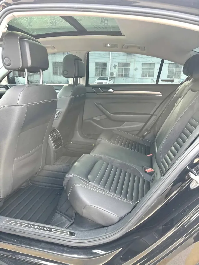 2021 Volkswagen Magotan 2.0T 186HP L4 7DCT,autocango,china used car exporter,china ev exporter,chinese used car exporter,chinese used ev exporter