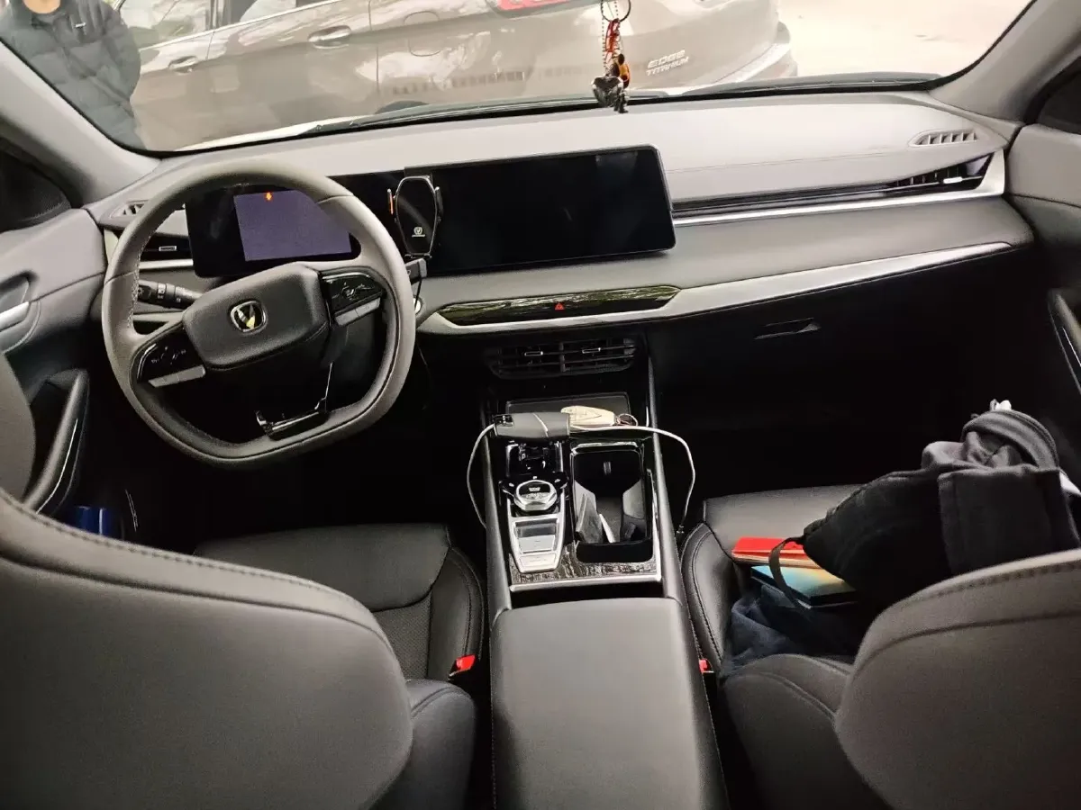 2023 ChangAn Raeton Plus 1.5T 188HP L4 7DCT,autocango,china used car exporter,china ev exporter,chinese used car exporter,chinese used ev exporter