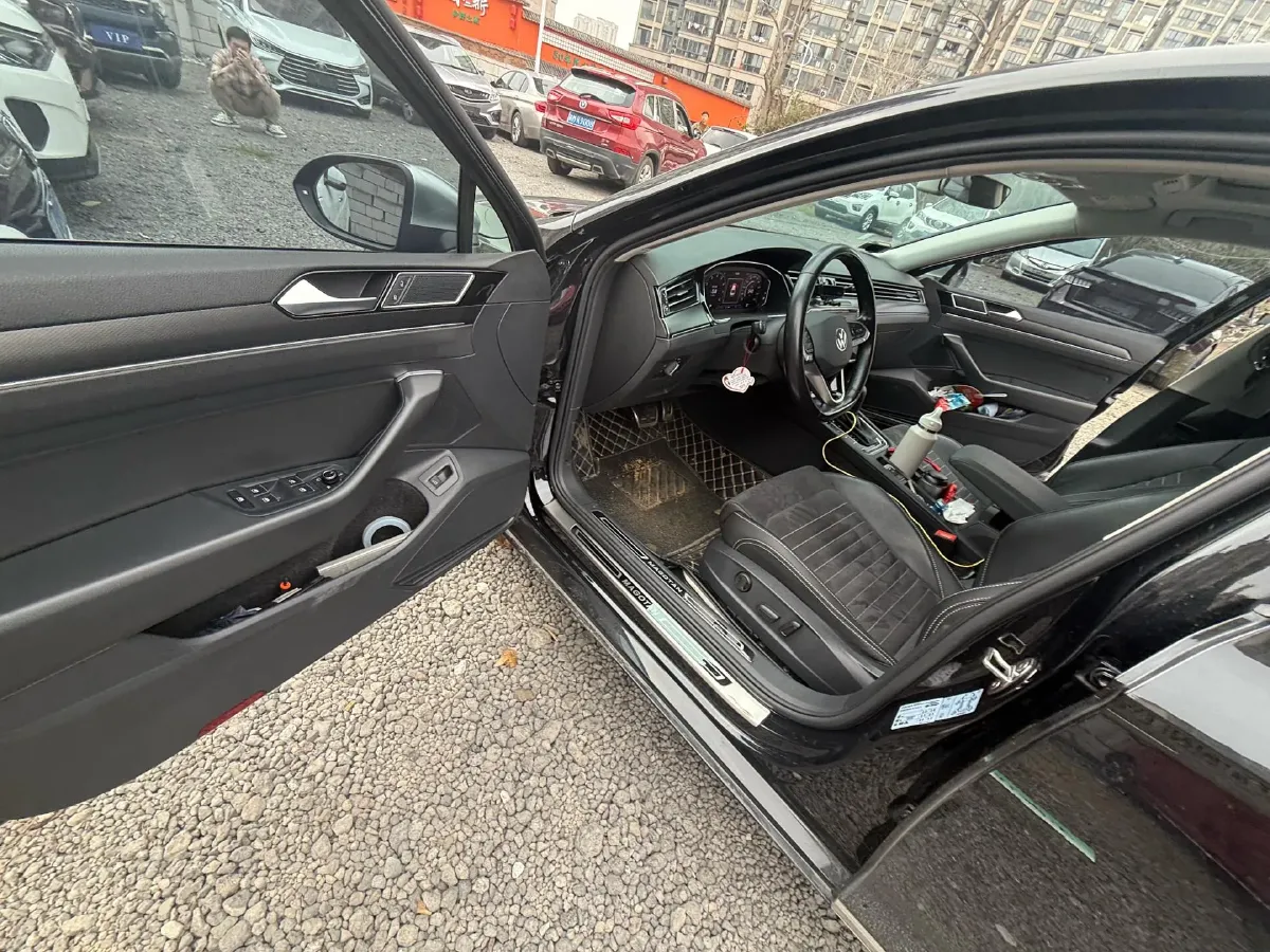 2020 Volkswagen Magotan 2.0T 186HP L4 7DCT,autocango,china used car exporter,china ev exporter,chinese used car exporter,chinese used ev exporter