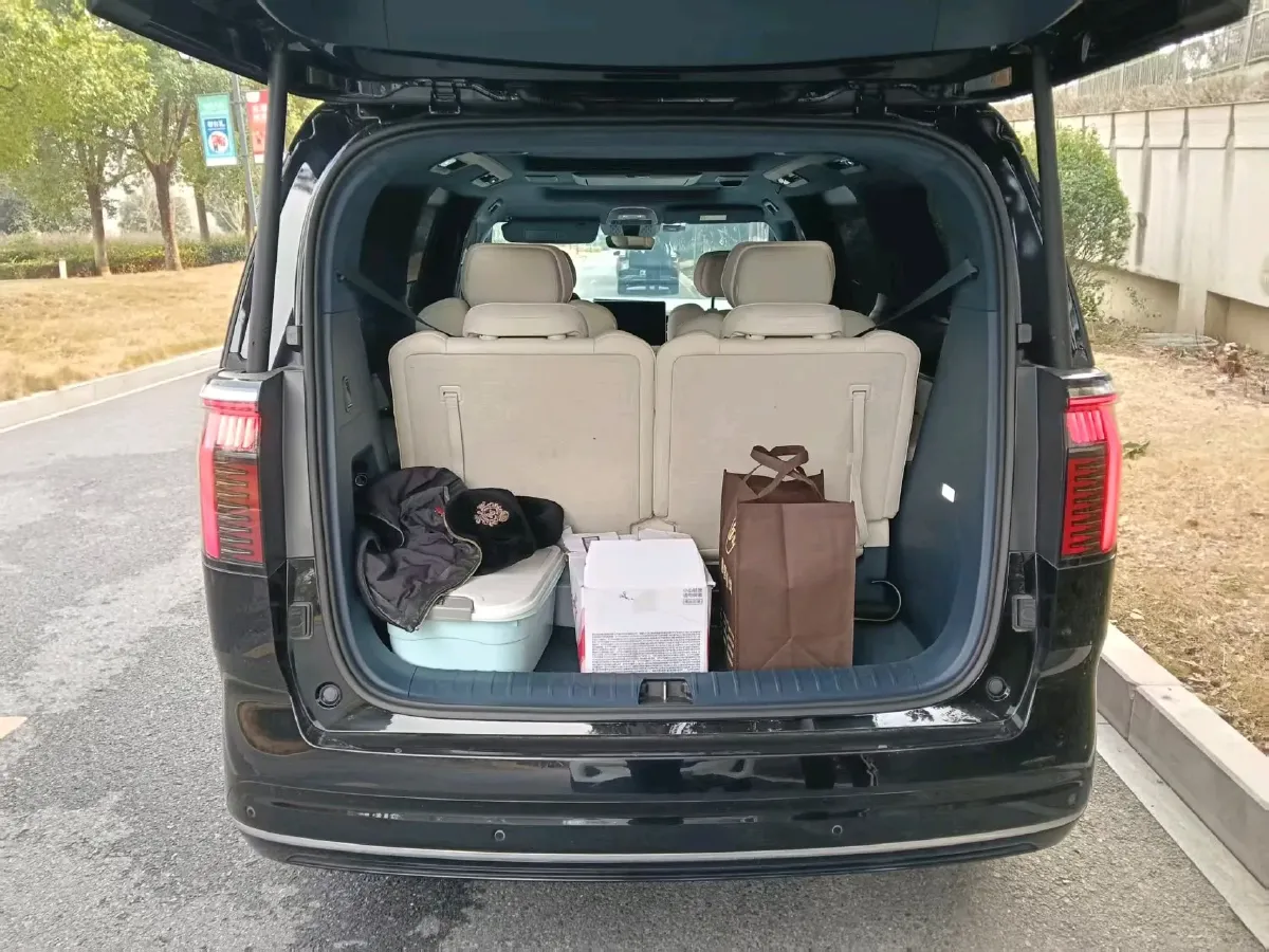 2022 Zeekr 009 BEV 116KWH,autocango,china used car exporter,china ev exporter,chinese used car exporter,chinese used ev exporter