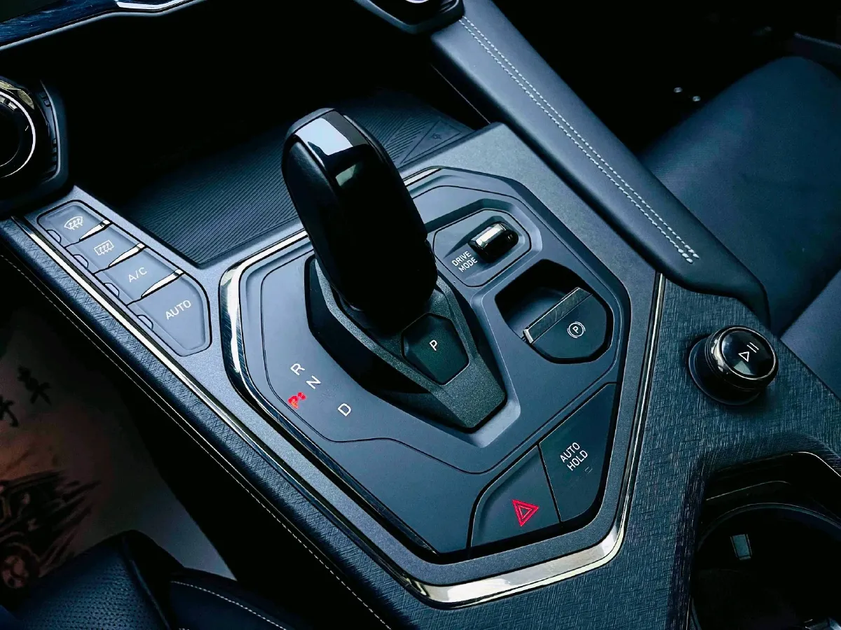 2021 LYNK&CO 01 2.0T 254HP L4 8AT,autocango,china used car exporter,china ev exporter,chinese used car exporter,chinese used ev exporter