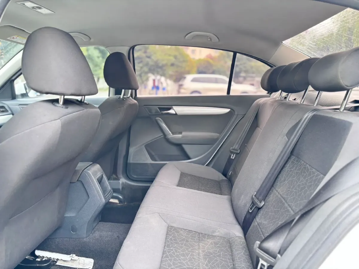 2017 Buick Excelle 1.5L 114HP L4 5MT,autocango,china used car exporter,china ev exporter,chinese used car exporter,chinese used ev exporter