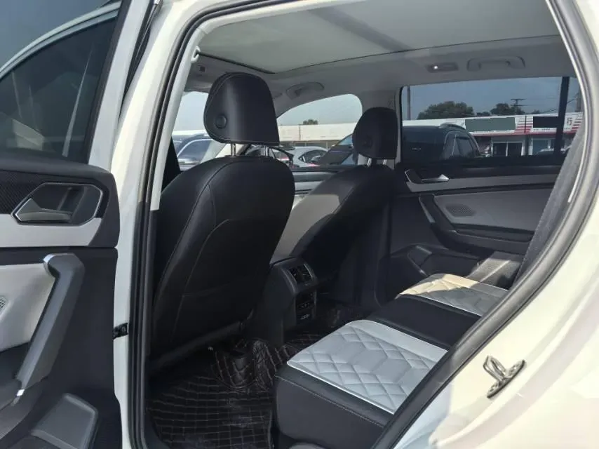 2024 Volkswagen Tayron 2.0T 186HP L4 7DCT,autocango,china used car exporter,china ev exporter,chinese used car exporter,chinese used ev exporter