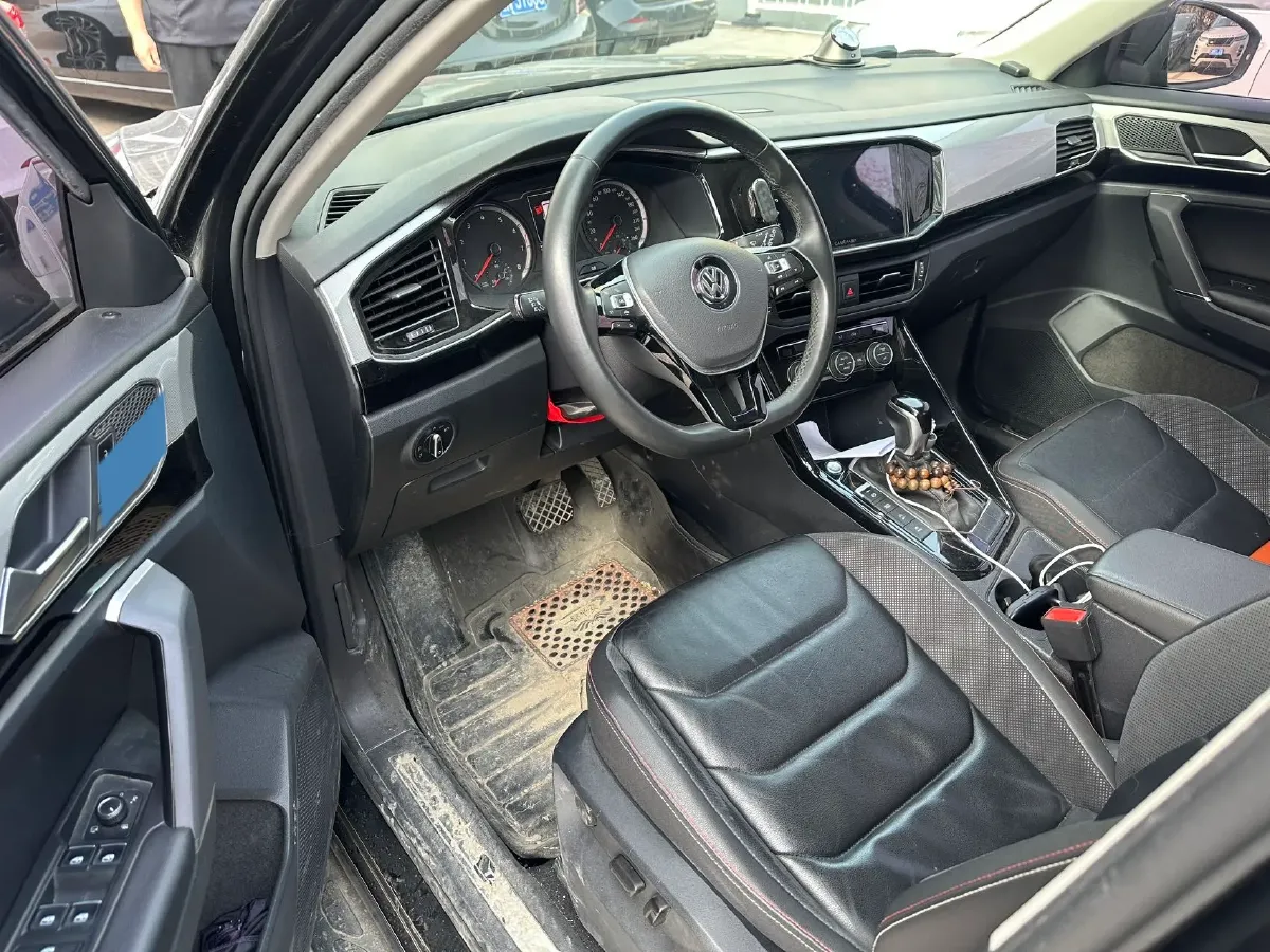 2019 Jeep Cherokee 2.0T 234HP L4 9AT,autocango,china used car exporter,china ev exporter,chinese used car exporter,chinese used ev exporter