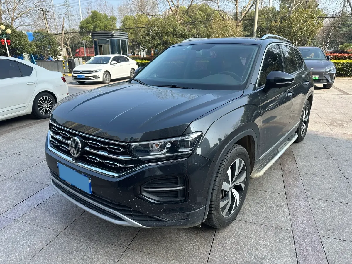 2019 Jeep Cherokee 2.0T 234HP L4 9AT,autocango,china used car exporter,china ev exporter,chinese used car exporter,chinese used ev exporter
