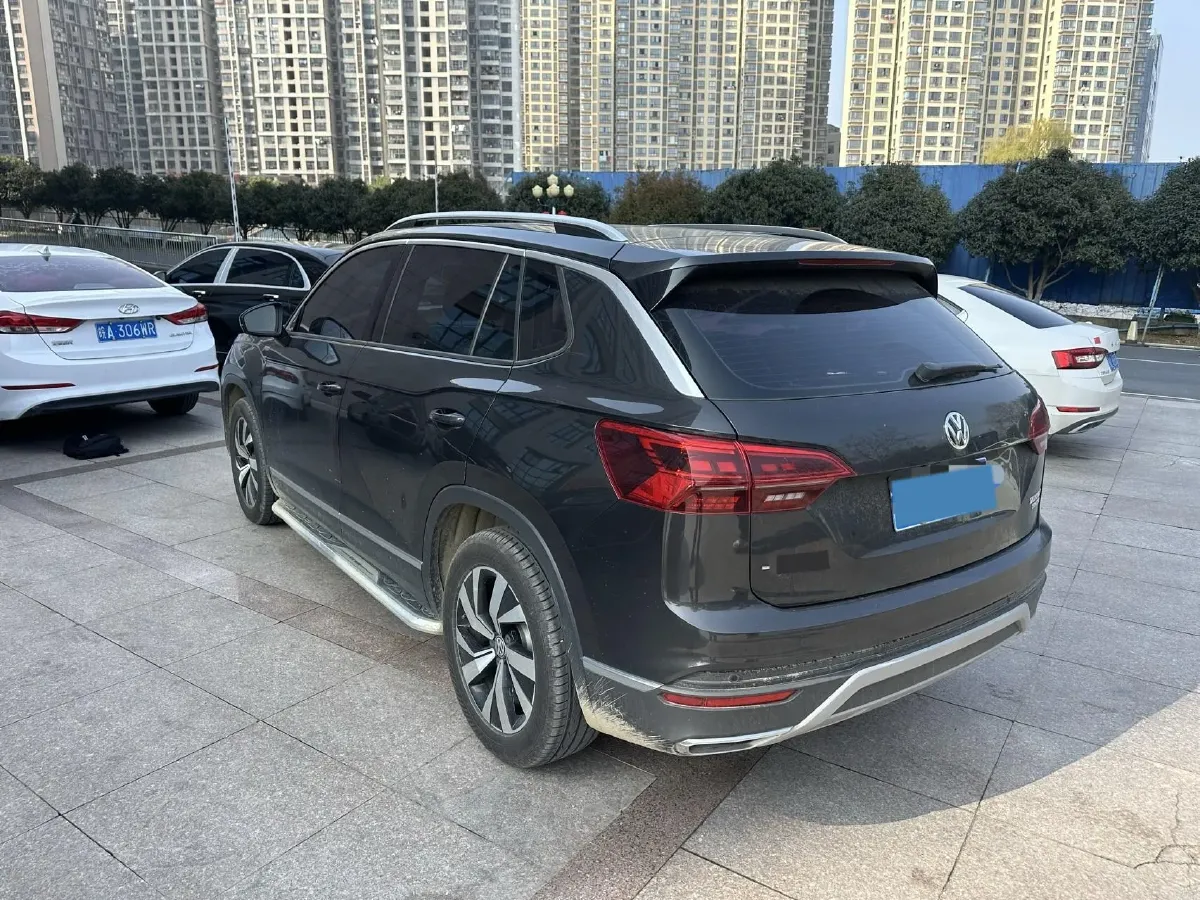 2019 Jeep Cherokee 2.0T 234HP L4 9AT,autocango,china used car exporter,china ev exporter,chinese used car exporter,chinese used ev exporter