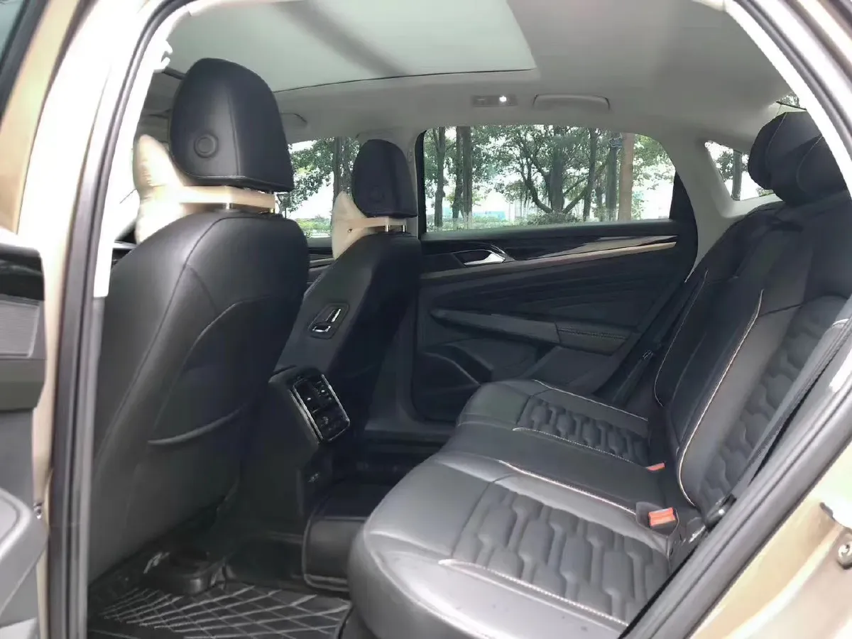 2019 Skoda Kodiak 2.0T 186HP L4 7DCT,autocango,china used car exporter,china ev exporter,chinese used car exporter,chinese used ev exporter