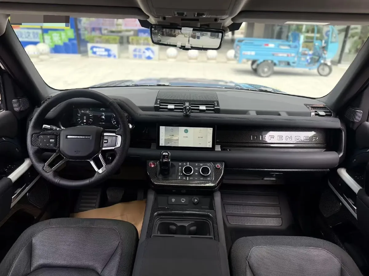 2021 Land Rover Defender 3.0T 400HP L6 8AT,autocango,china used car exporter,china ev exporter,chinese used car exporter,chinese used ev exporter