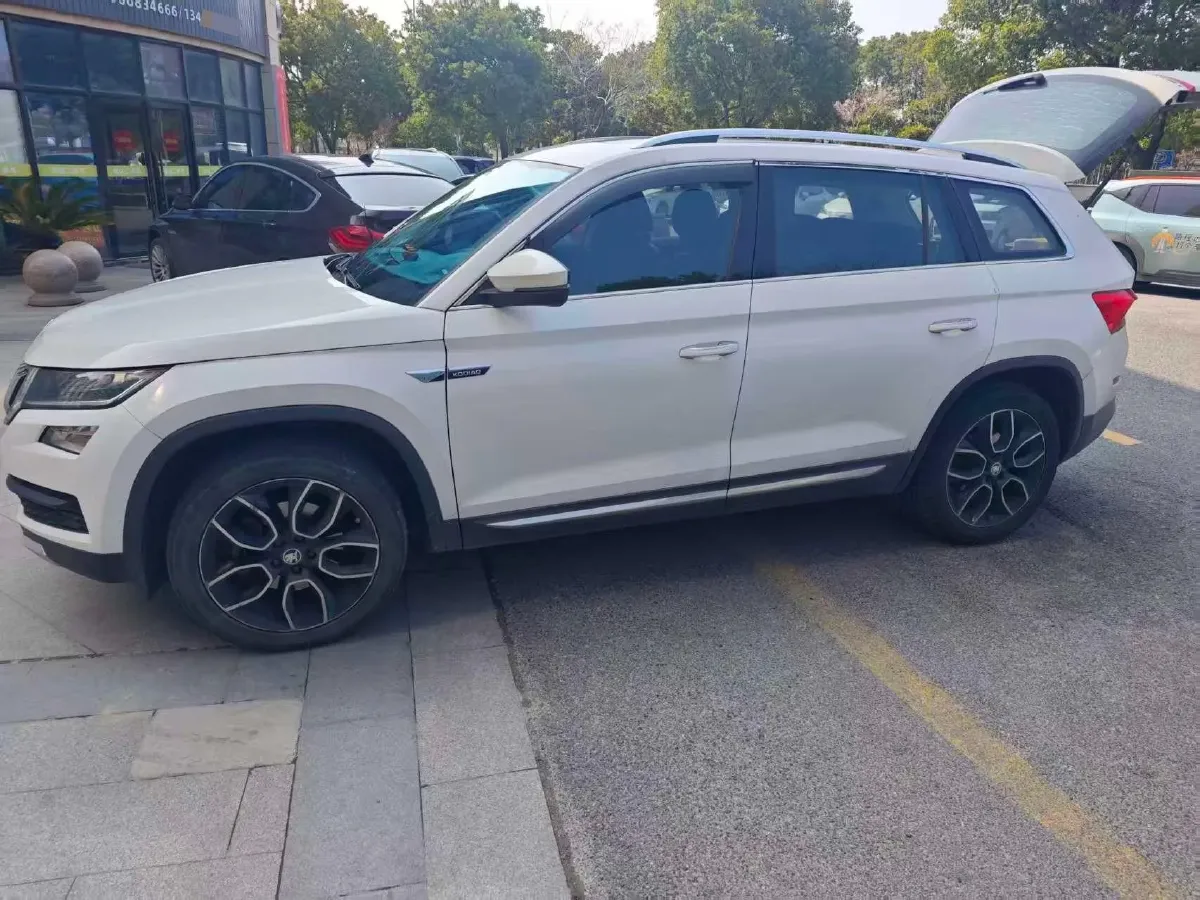 2018 Skoda Kodiak 1.8T 180HP L4 7DCT,autocango,china used car exporter,china ev exporter,chinese used car exporter,chinese used ev exporter