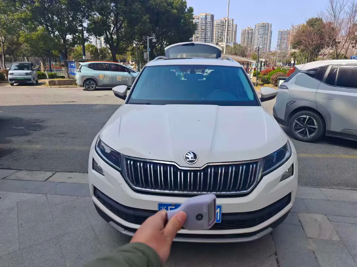 2018 Skoda Kodiak 1.8T 180HP L4 7DCT,autocango,china used car exporter,china ev exporter,chinese used car exporter,chinese used ev exporter