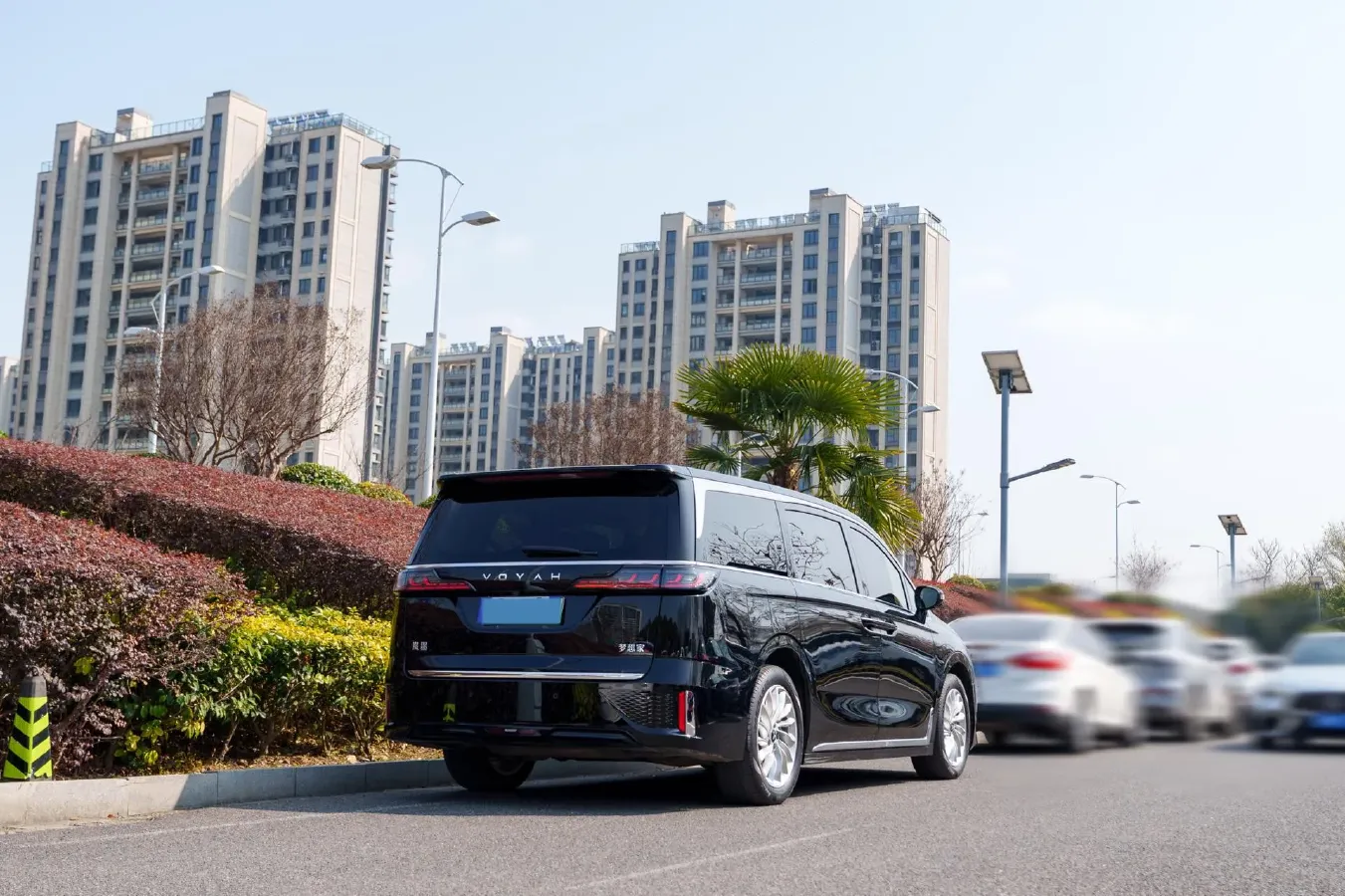 2022 Voyah Dream 1.5T 136HP L4 PHEV 25.57KWH,autocango,china used car exporter,china ev exporter,chinese used car exporter,chinese used ev exporter