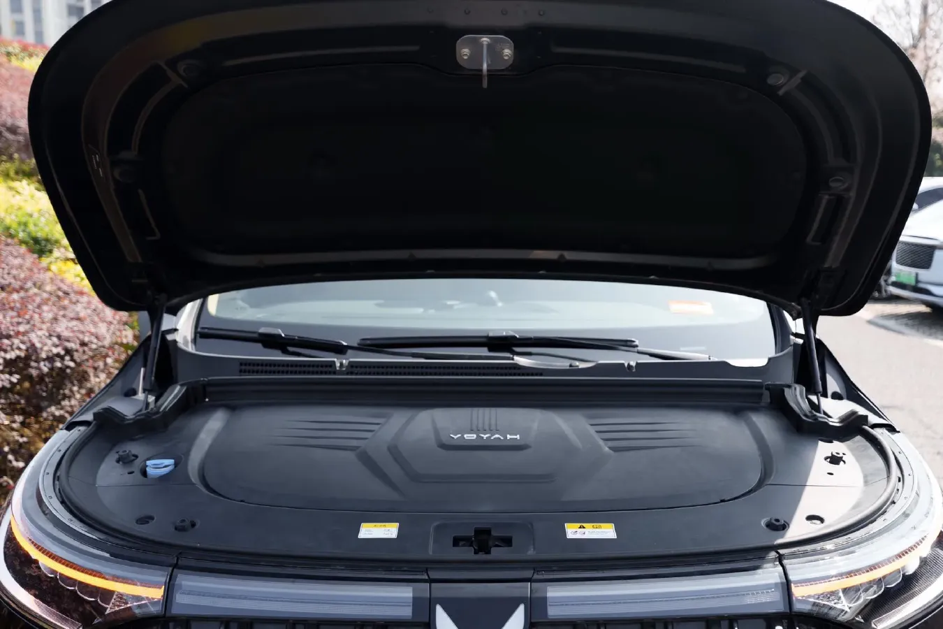 2022 Voyah Dream 1.5T 136HP L4 PHEV 25.57KWH,autocango,china used car exporter,china ev exporter,chinese used car exporter,chinese used ev exporter