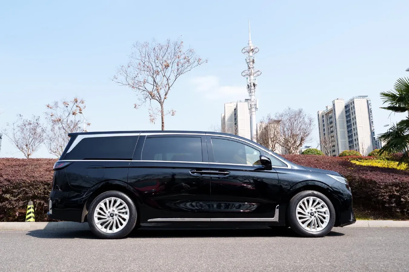 2022 Voyah Dream 1.5T 136HP L4 PHEV 25.57KWH,autocango,china used car exporter,china ev exporter,chinese used car exporter,chinese used ev exporter