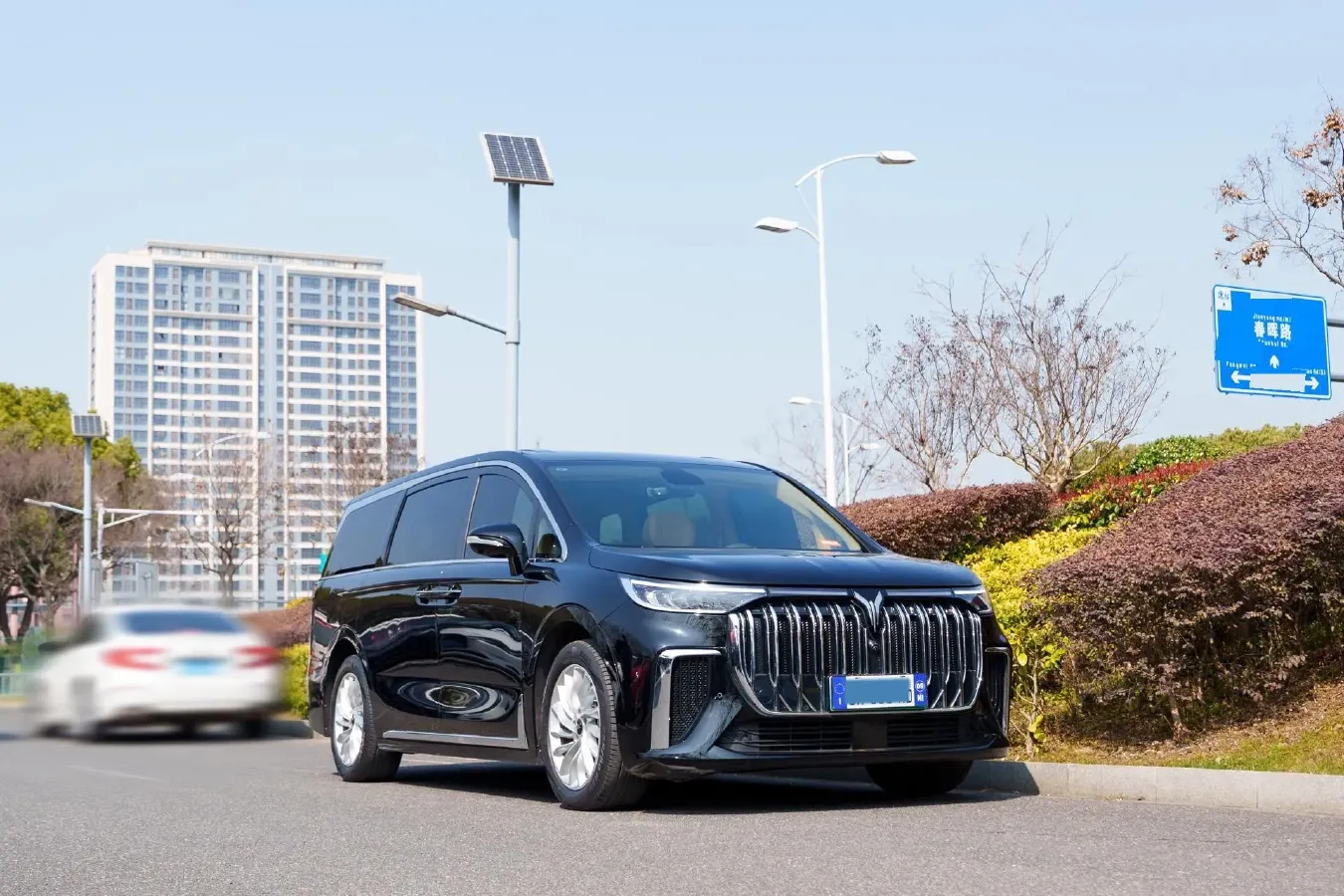 2022 Voyah Dream 1.5T 136HP L4 PHEV 25.57KWH,autocango,china used car exporter,china ev exporter,chinese used car exporter,chinese used ev exporter