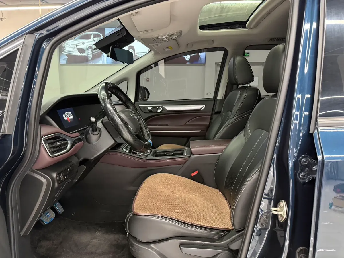 2021 GAC Trumpchi M6 1.5T 169HP L4 7DCT,autocango,china used car exporter,china ev exporter,chinese used car exporter,chinese used ev exporter