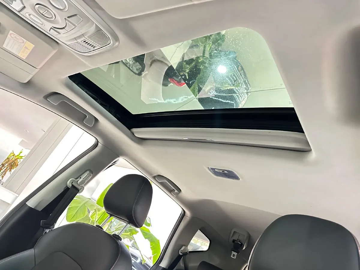 2019 Haval M6 1.5T 150HP L4 7DCT,autocango,china used car exporter,china ev exporter,chinese used car exporter,chinese used ev exporter