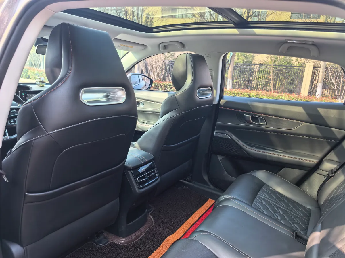 2021 ChangAn UNI-K 2.0T 233HP L4 8AT,autocango,china used car exporter,china ev exporter,chinese used car exporter,chinese used ev exporter