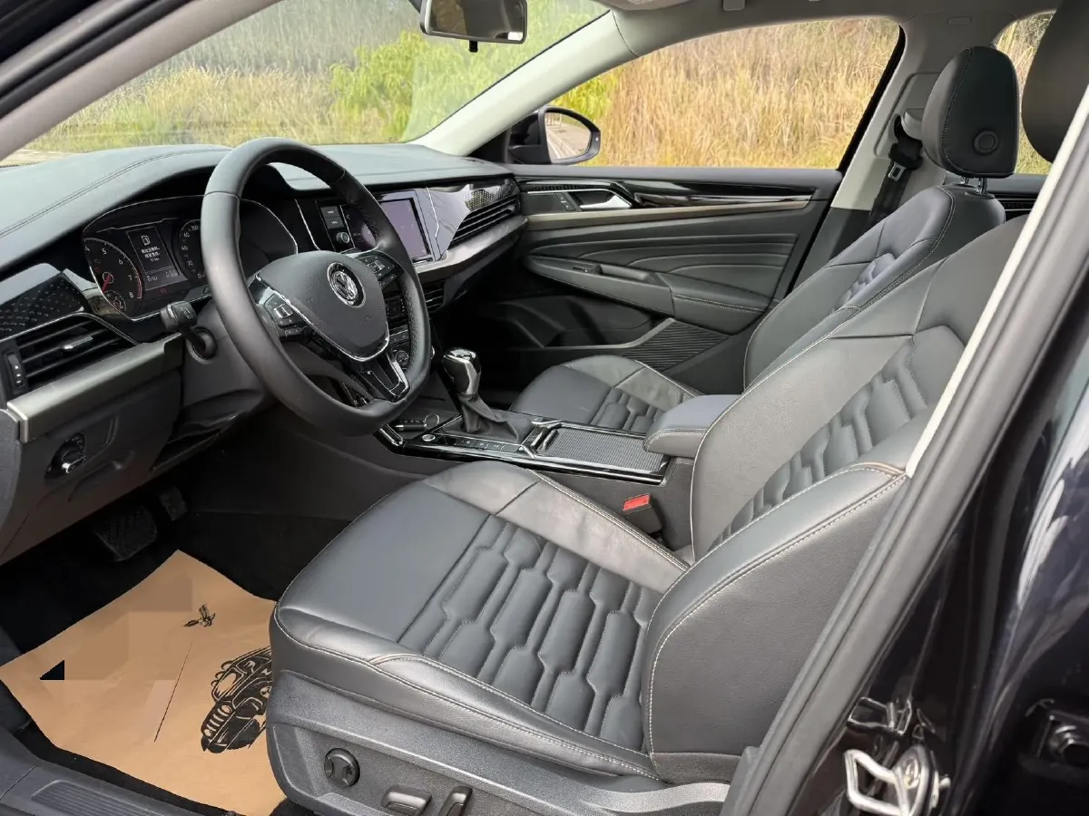 2020 Volkswagen Passat 2.0T 186HP L4 7DCT,autocango,china used car exporter,china ev exporter,chinese used car exporter,chinese used ev exporter