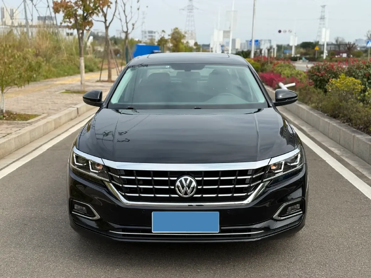 2020 Volkswagen Passat 2.0T 186HP L4 7DCT,autocango,china used car exporter,china ev exporter,chinese used car exporter,chinese used ev exporter