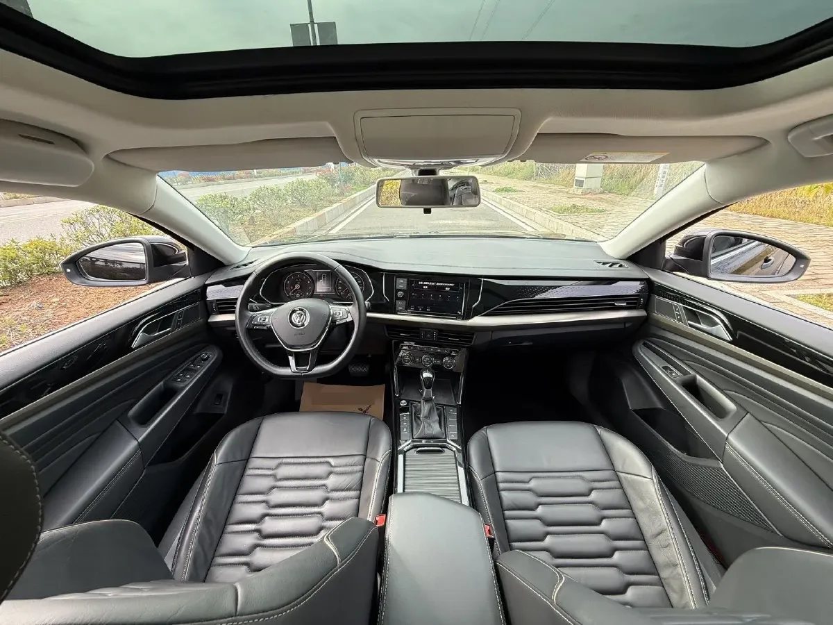 2020 Volkswagen Passat 2.0T 186HP L4 7DCT,autocango,china used car exporter,china ev exporter,chinese used car exporter,chinese used ev exporter