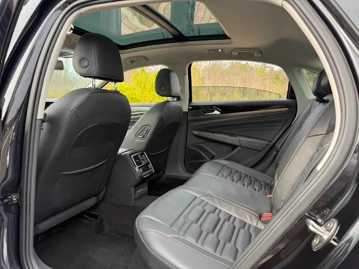 2020 Volkswagen Passat 2.0T 186HP L4 7DCT,autocango,china used car exporter,china ev exporter,chinese used car exporter,chinese used ev exporter