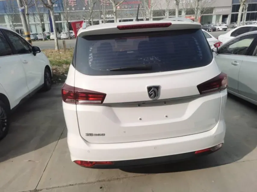 2018 BaoJun 360 1.5L 112HP L4 6MT,autocango,china used car exporter,china ev exporter,chinese used car exporter,chinese used ev exporter