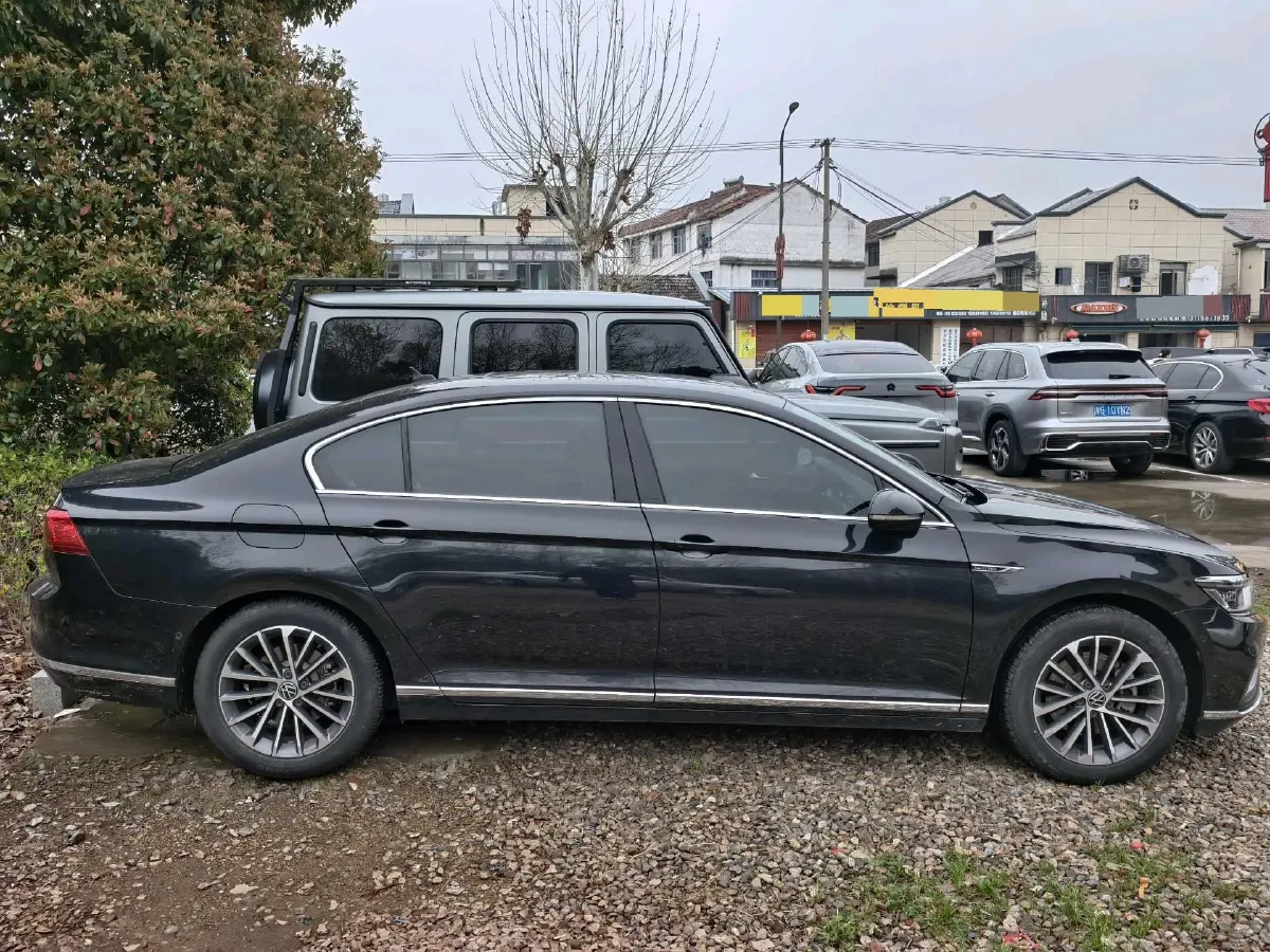 2020 Volkswagen Magotan 2.0T 220HP L4 7DCT,autocango,china used car exporter,china ev exporter,chinese used car exporter,chinese used ev exporter