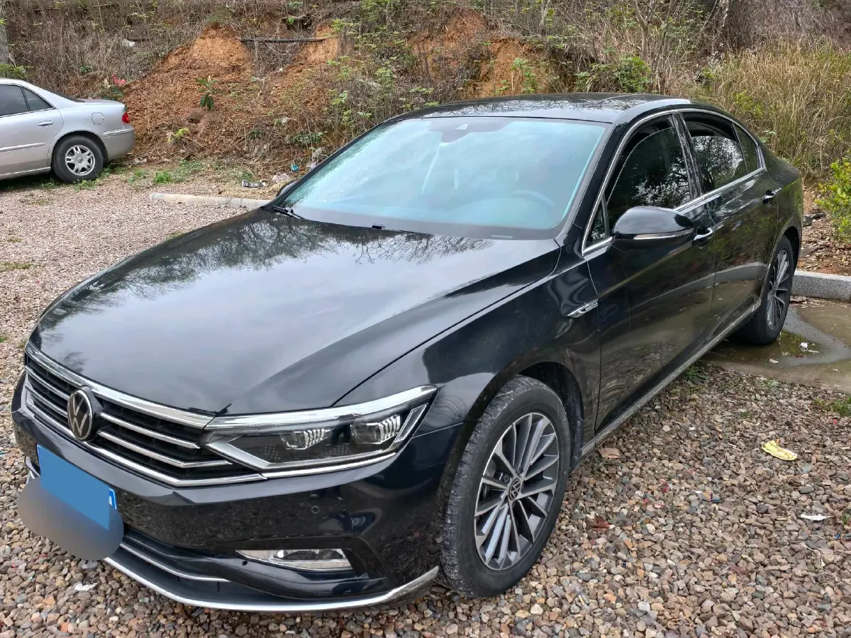 2020 Volkswagen Magotan 2.0T 220HP L4 7DCT,autocango,china used car exporter,china ev exporter,chinese used car exporter,chinese used ev exporter