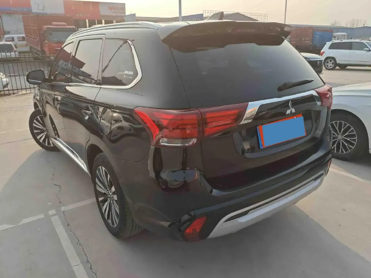 2021 Mitsubishi Outlander 2.0L 166HP L4 CVT,autocango,china used car exporter,china ev exporter,chinese used car exporter,chinese used ev exporter