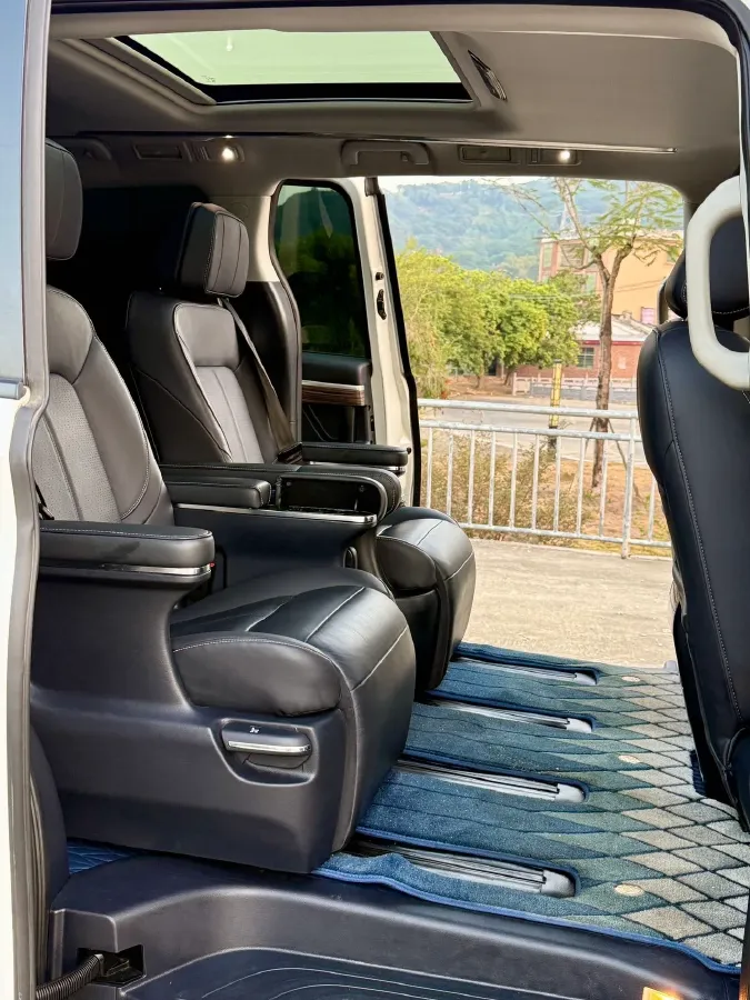 2021 GAC Trumpchi M8 2.0T 252HP L4 8AT,autocango,china used car exporter,china ev exporter,chinese used car exporter,chinese used ev exporter