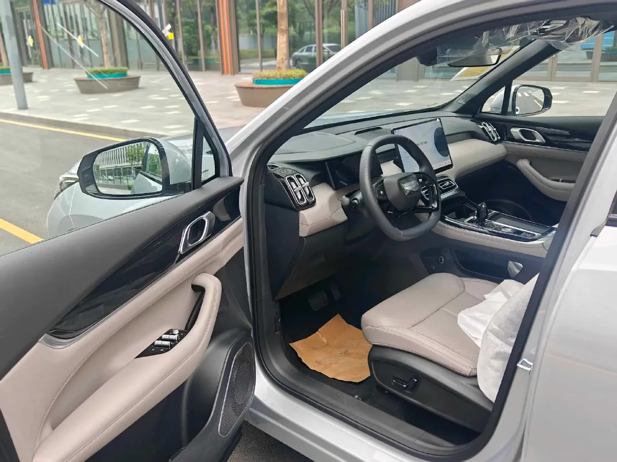 2025 Geely StarRay 1.5T 181HP L4 7DCT,autocango,china used car exporter,china ev exporter,chinese used car exporter,chinese used ev exporter