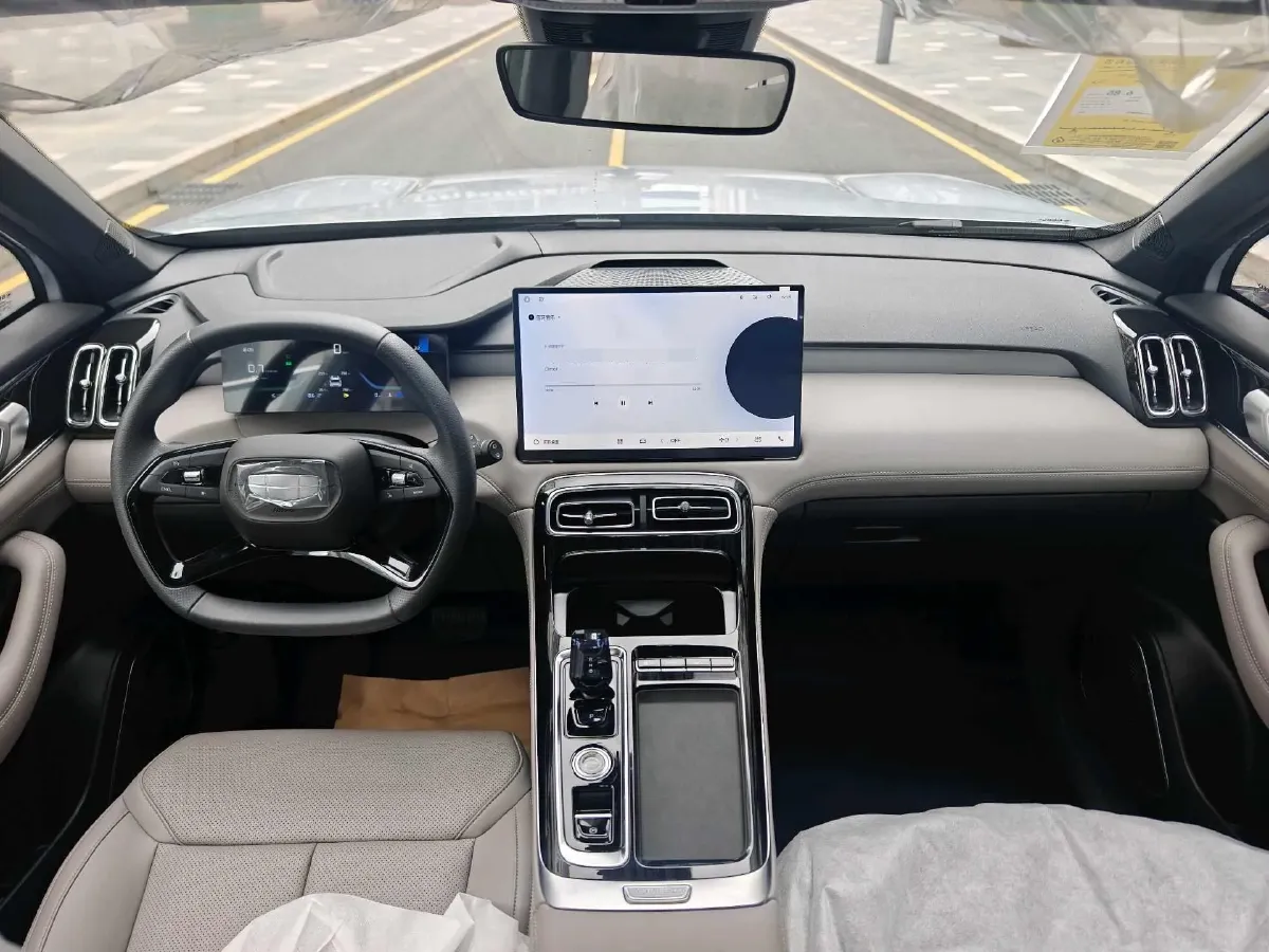 2025 Geely StarRay 1.5T 181HP L4 7DCT,autocango,china used car exporter,china ev exporter,chinese used car exporter,chinese used ev exporter