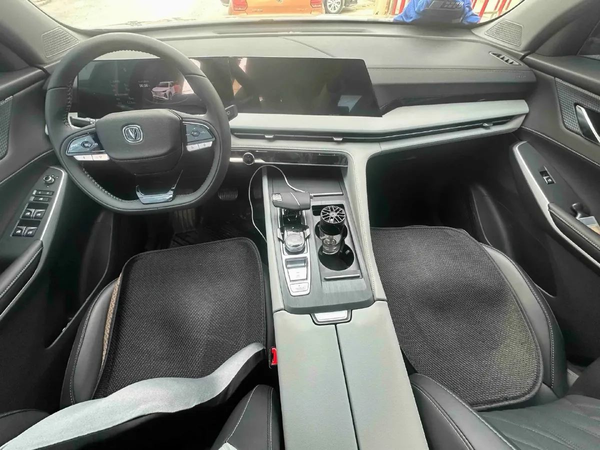 2024 ChangAn CS75 Plus 1.5T 188HP L4 8AT,autocango,china used car exporter,china ev exporter,chinese used car exporter,chinese used ev exporter