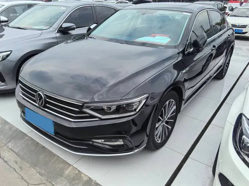 2020 Volkswagen Magotan 2.0T 186HP L4 7DCT,autocango,china used car exporter,china ev exporter,chinese used car exporter,chinese used ev exporter