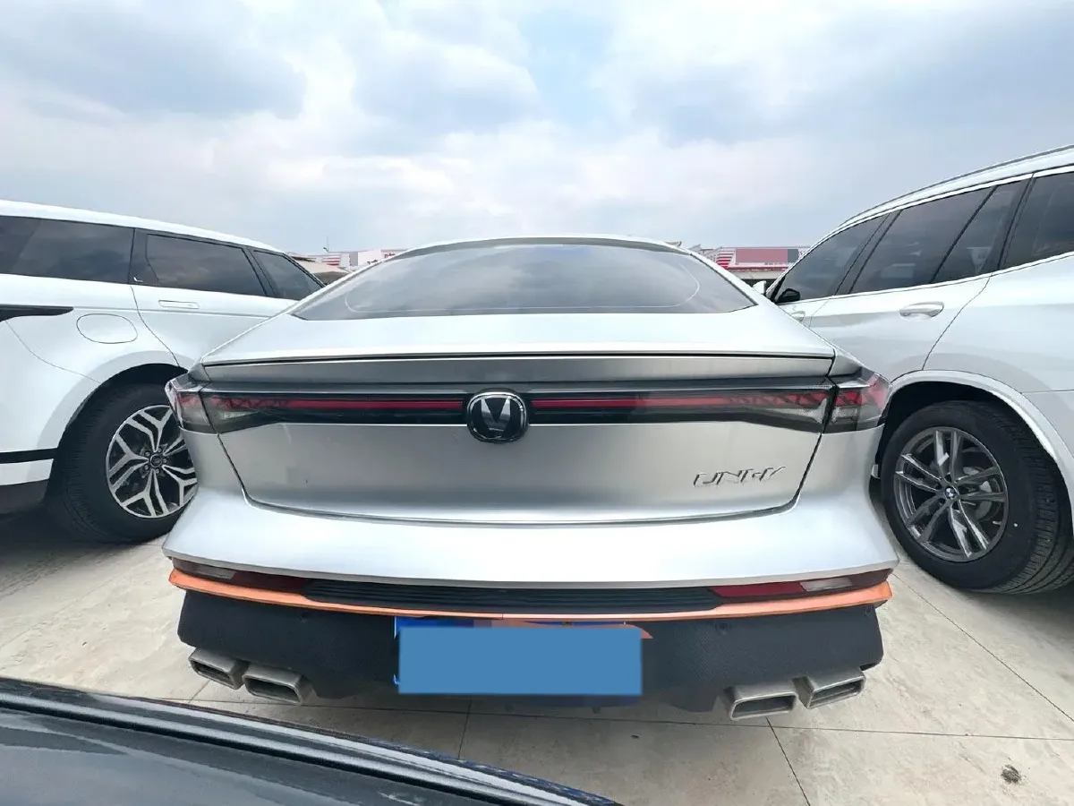2024 ChangAn UNI-V 1.5T 188HP L4 7DCT,autocango,china used car exporter,china ev exporter,chinese used car exporter,chinese used ev exporter